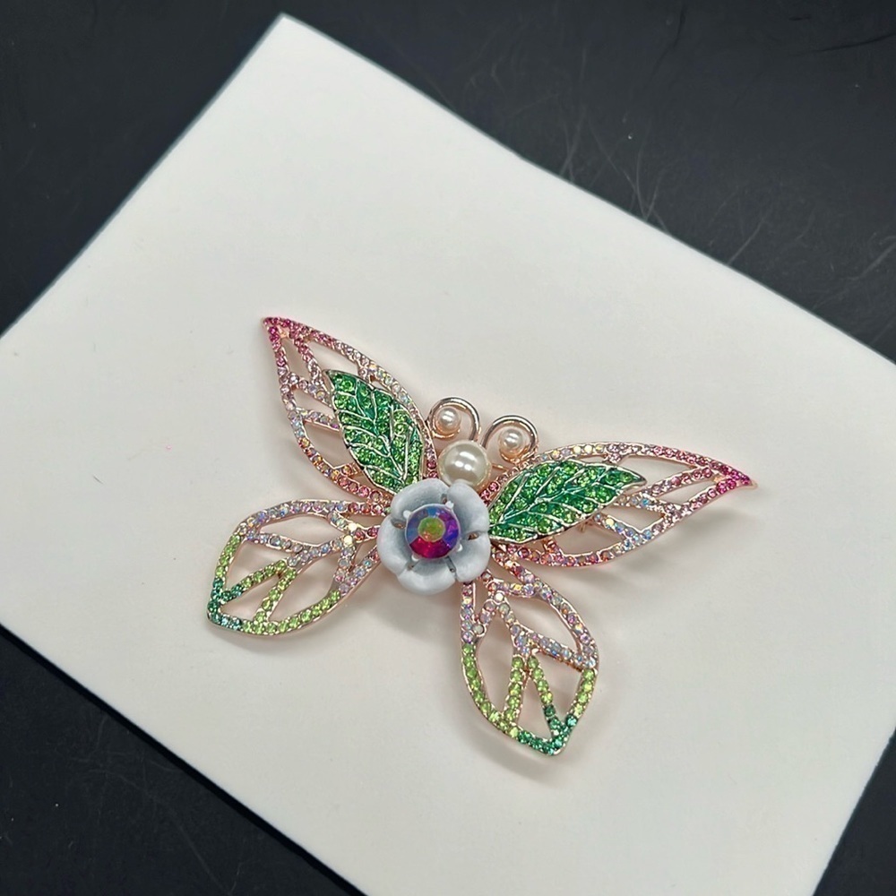 Betsy Johnson, Fruity, petals butterfly, pink pin